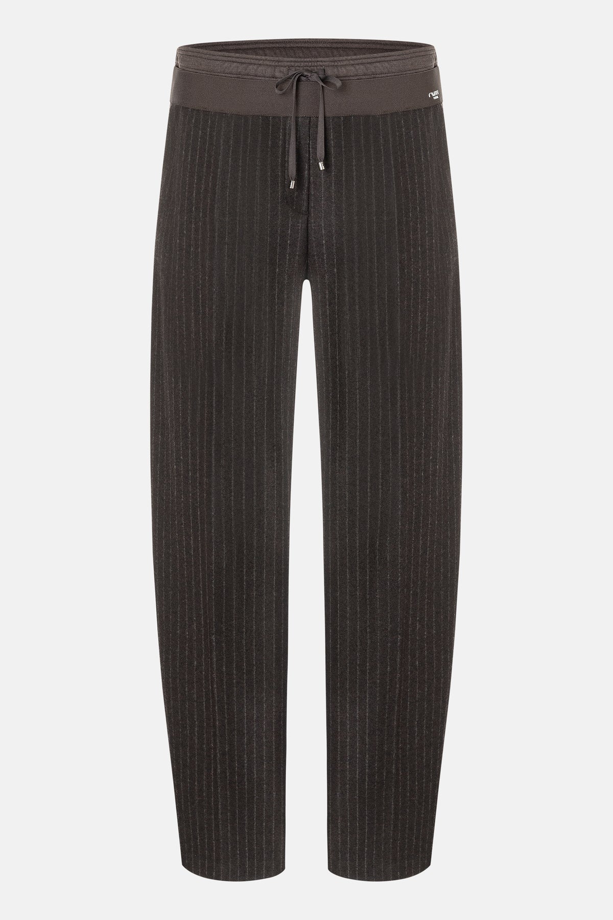 Dunkelbraune O-Shape Hose mit feinen Nadelstreifen aus Flanelljersey. Material: 66% Polyester, 29% Wolle, 5% Elasthan.